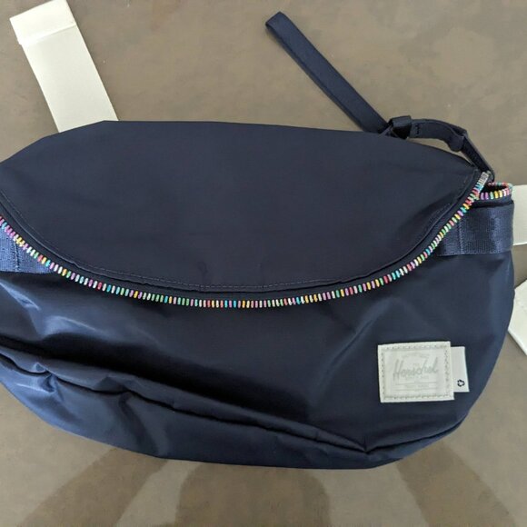 NWOT Herschel Sixteen - Hip/Crossboby pack - Blue - Picture 2 of 6